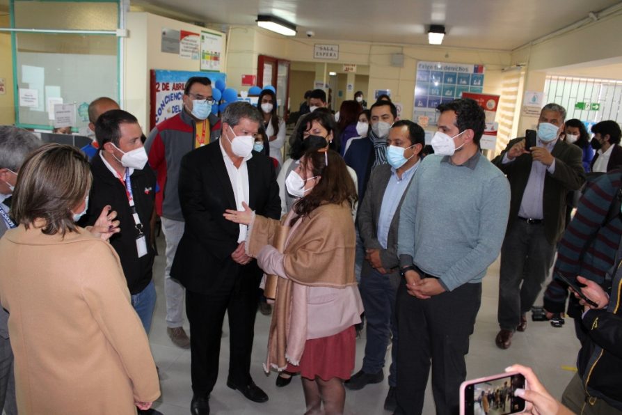 Máxima autoridad de Salud visitó el CESFAM Las Compañías destacando el rol de la APS en medio de la pandemia