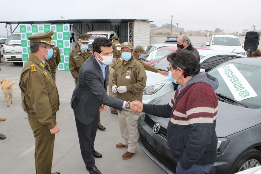 Carabineros devuelve vehículos recuperados: la mayoría fue robado en la Región Metropolitana