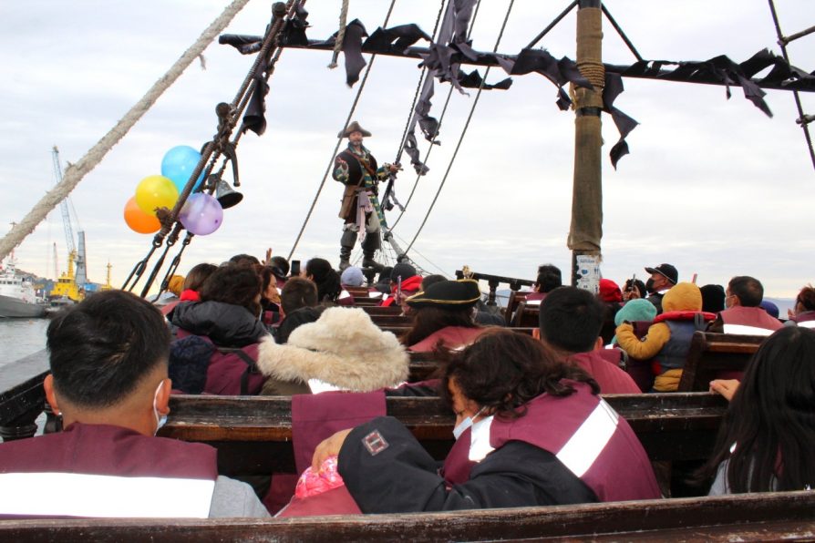 Familias de La Serena y Coquimbo recorren la bahía de Coquimbo apoyadas por programa social