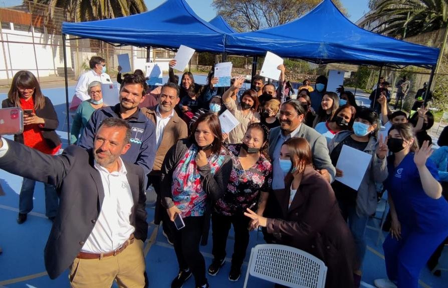 Familias de La Serena reciben certificado de subsidios de vivienda para sectores medios