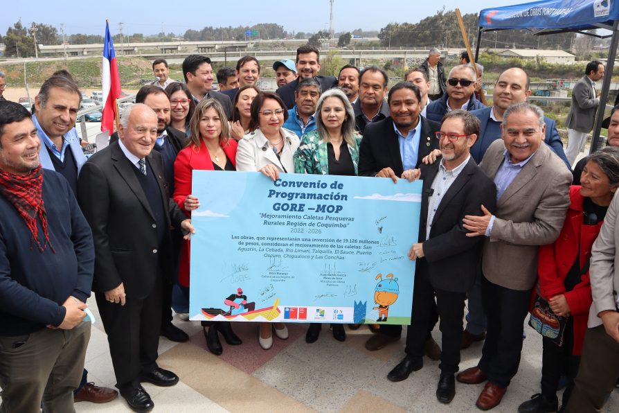 MOP y Gobierno Regional de Coquimbo firman convenio para construcción de 8 caletas pesqueras entre 2022 y 2026