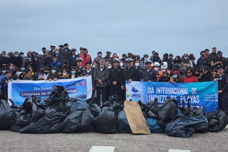 Alta Participación en Jornada de Limpieza de Playas en La Serena y Coquimbo