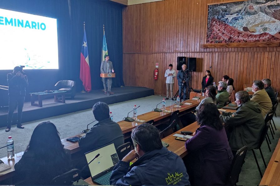 <strong>Sociedad civil se reúnen en seminario para trabajar en la creación de un Área Marina Costera Protegida del Archipiélago de Humboldt</strong>