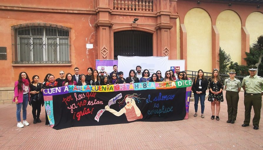 <strong>Con emotivo acto en La Serena conmemoran Día Nacional Contra el Femicidio en nuestra región</strong>