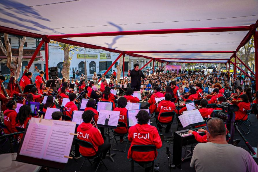 Con masiva concurrencia de vecinos y vecinas se desarrolló concierto Construyendo Futuro en La Serena