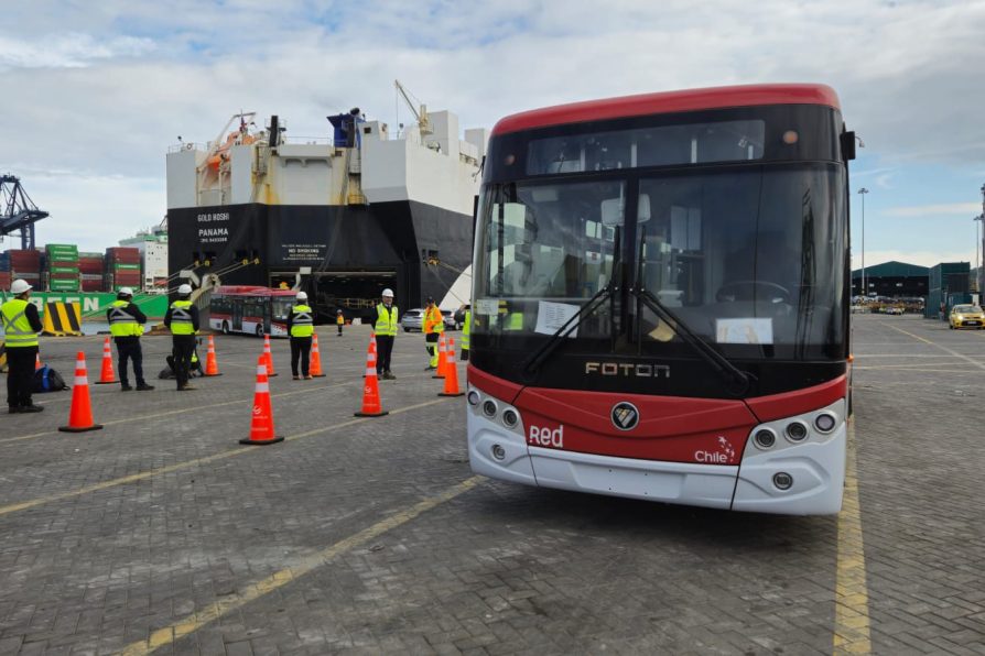 Desembarcan en Chile buses eléctricos que operarán en la conurbación Coquimbo- La Serena