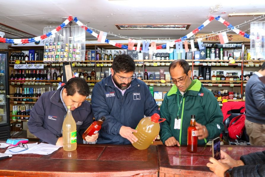  SAG fiscaliza Ley de Alcoholes para regular la calidad y la potabilidad del producto previo a Fiestas Patrias