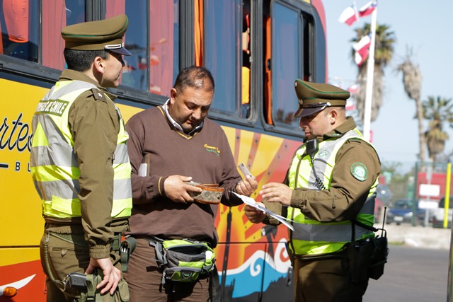 Refuerzan fiscalizaciones en terminales de buses para garantizar viajes seguros durante fiestas patrias.