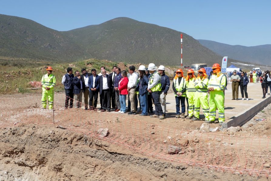 Ministros Montes y Pizarro valoran énfasis de Presupuesto 2025 en seguridad social y compromiso para avanzar en la meta del Plan de Emergencia Habitacional