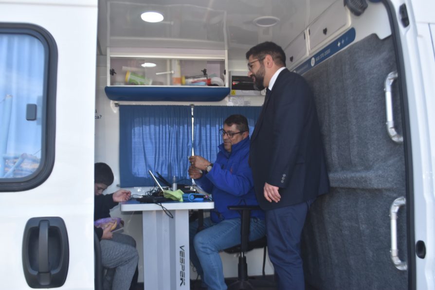Atenciones gratuitas de servicios públicos de Gobierno llegaron hasta la feria en Las Compañías