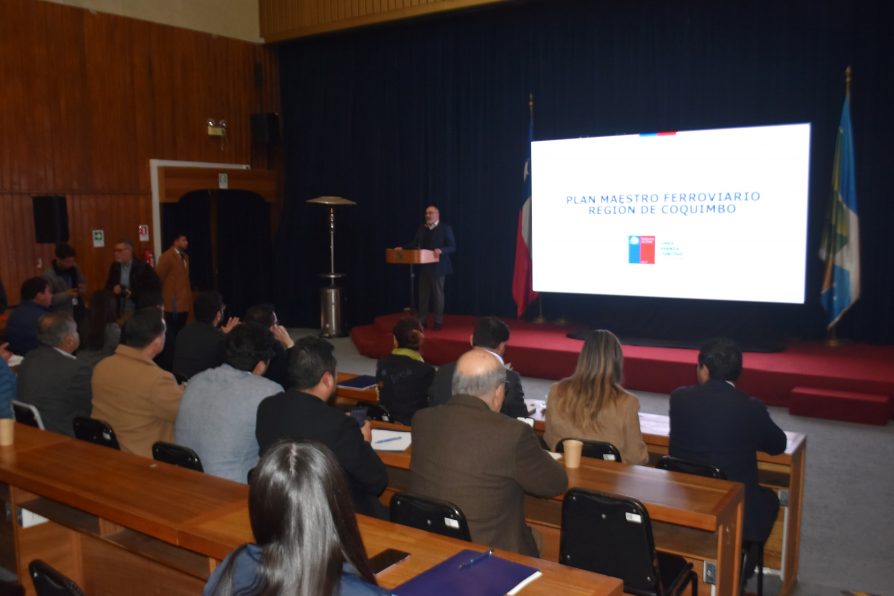 Ministerio de Transportes encabezará coordinación público-privada para evaluar factibilidad técnica de servicios ferroviarios en Coquimbo y La Serena