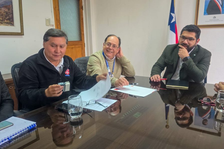 Tras acuerdo con Gobierno, gremios de la salud deponen movilización en pabellones de hospitales