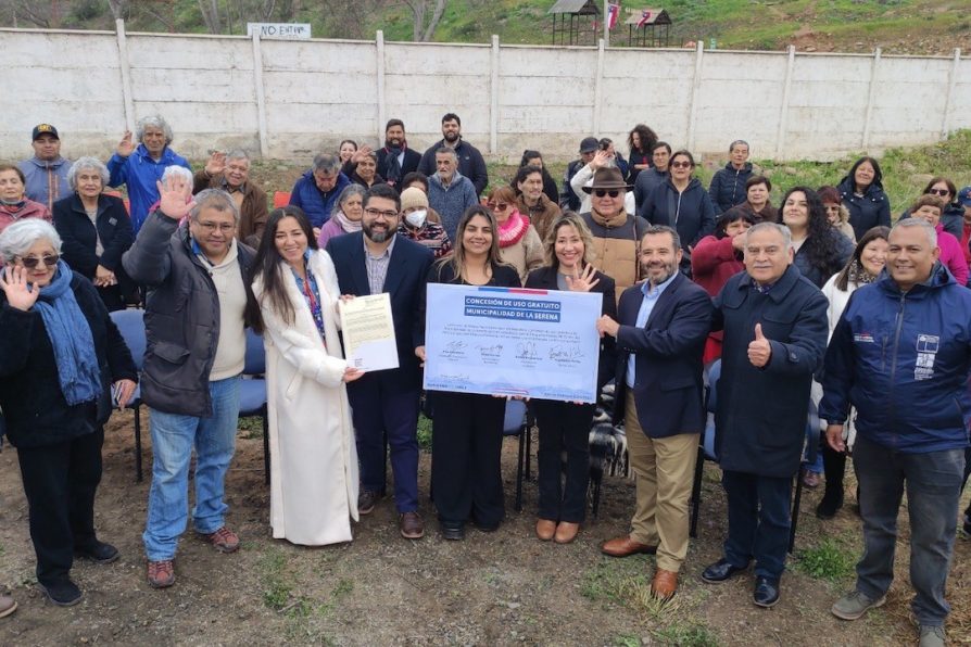 Gobierno entrega terreno fiscal para la construcción del anhelado Centro Comunitario de la Población Minas