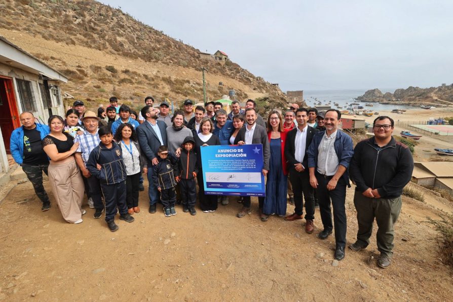 Bienes Nacionales concreta la expropiación de Caleta Sierra en la región de Coquimbo.