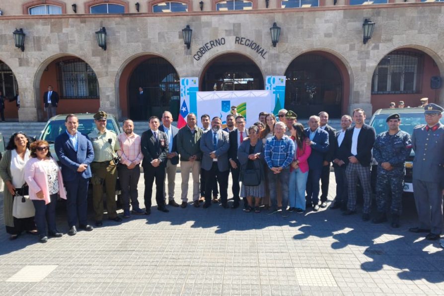 Gobierno Regional entrega 9 vehículos a Carabineros con inversión de $270 millones para reforzar la seguridad