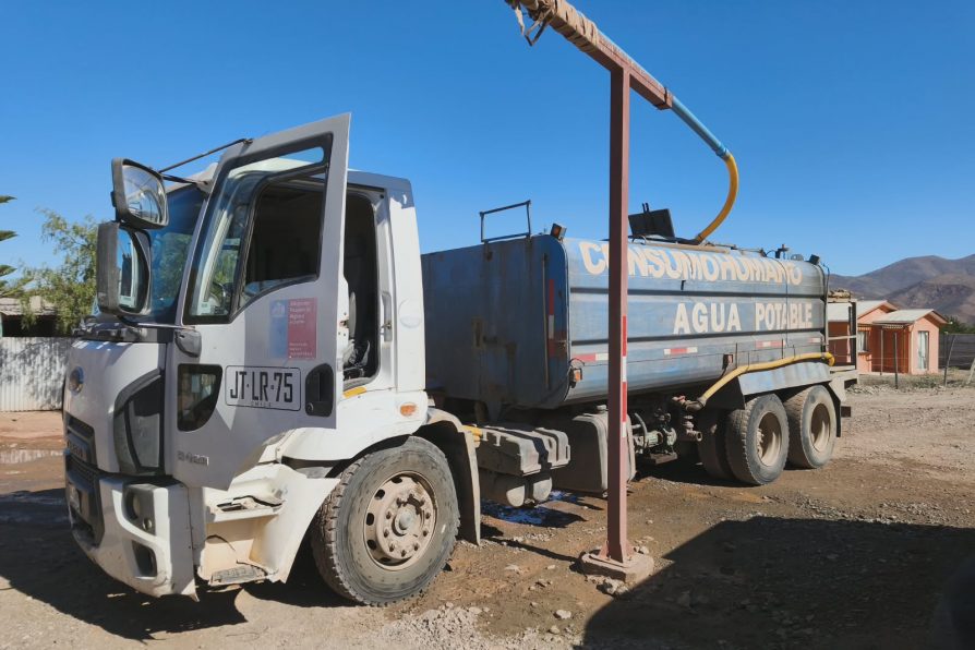 Gobierno impulsa soluciones de abastecimiento de agua en sectores rurales de La Higuera.