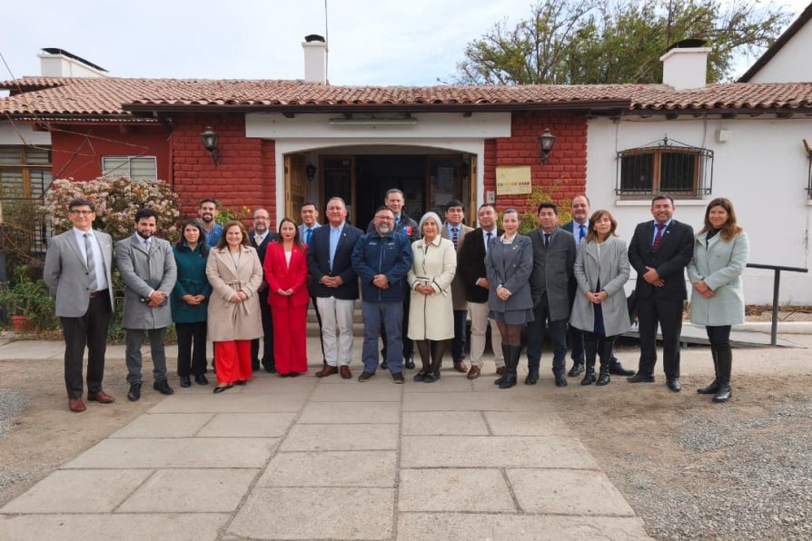 Gabinete Regional sesiona en Vicuña y pone acento en astroturismo y obras de infraestructura