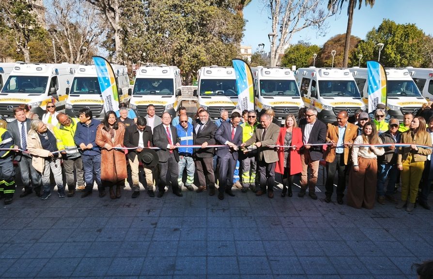 19 nuevas ambulancias reforzarán la atención de salud en siete comunas de la región