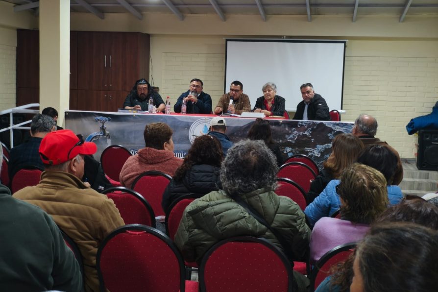 APRs de Limarí y Gobierno coordinan plan para acelerar resoluciones sanitarias y avanzar en soluciones permanentes al abastecimiento de agua.