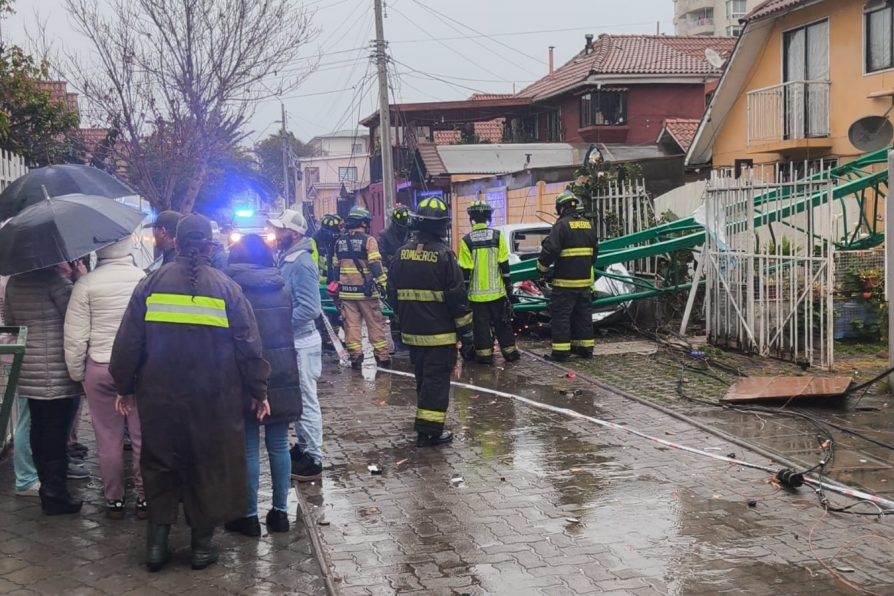 Gobierno anuncia investigación por desplome de grúa que dañó seis viviendas en Coquimbo
